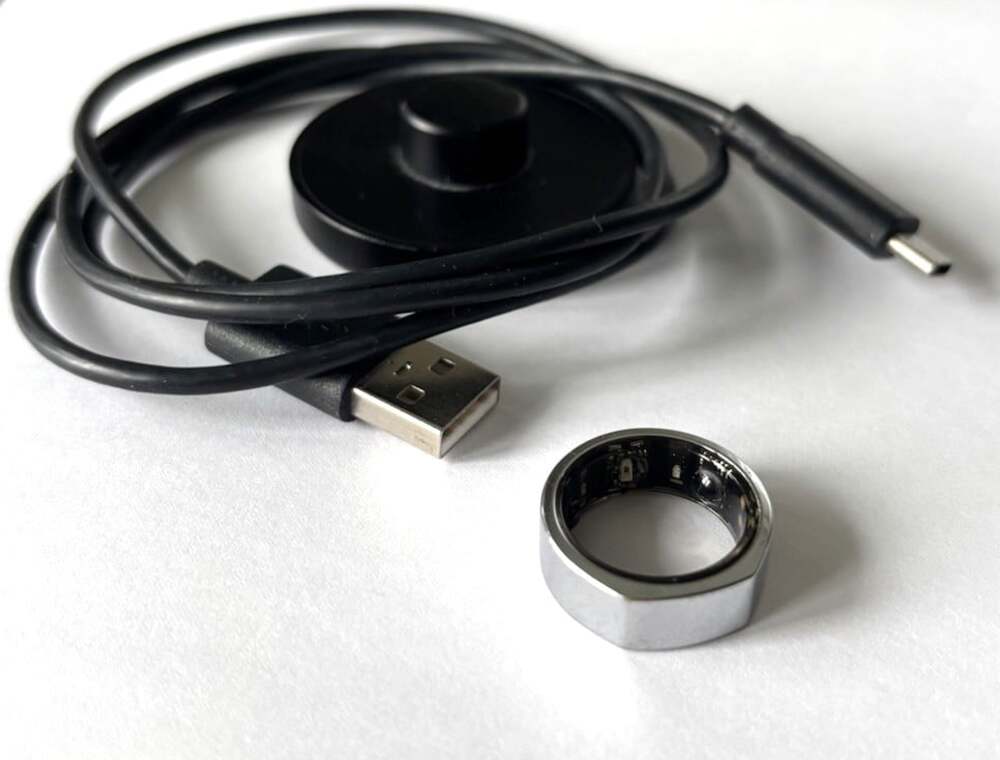 Oura Ring Silver (Gen 3) Size 7 - Charger Included